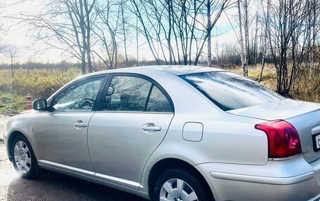 Toyota Avensis III рестайлинг, 2005 год, 650 000 рублей, 6 фотография