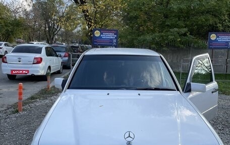 Mercedes-Benz E-Класс, 1994 год, 650 000 рублей, 1 фотография