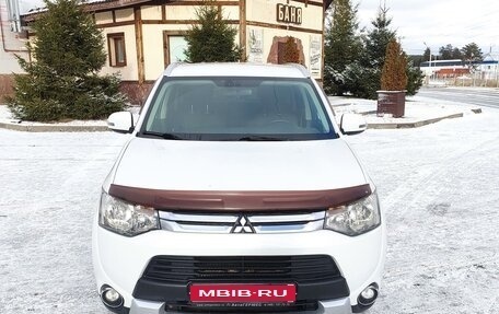 Mitsubishi Outlander III рестайлинг 3, 2014 год, 1 790 000 рублей, 1 фотография