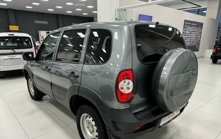 Chevrolet Niva I рестайлинг, 2018 год, 820 000 рублей, 6 фотография