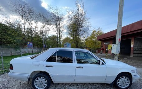 Mercedes-Benz E-Класс, 1994 год, 650 000 рублей, 4 фотография