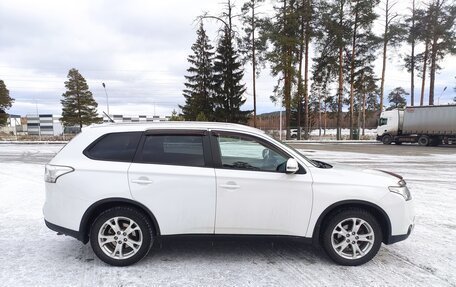 Mitsubishi Outlander III рестайлинг 3, 2014 год, 1 790 000 рублей, 7 фотография