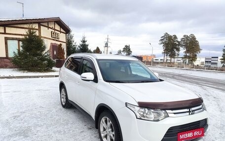 Mitsubishi Outlander III рестайлинг 3, 2014 год, 1 790 000 рублей, 5 фотография