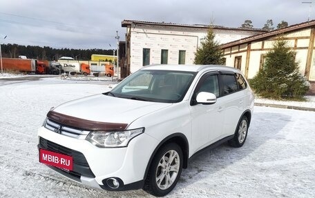 Mitsubishi Outlander III рестайлинг 3, 2014 год, 1 790 000 рублей, 18 фотография