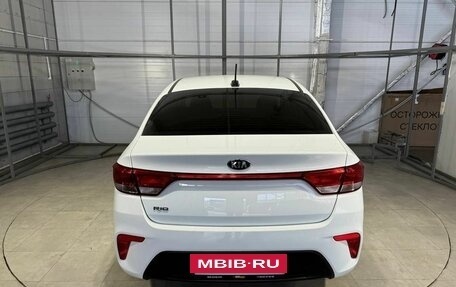 KIA Rio IV, 2018 год, 1 399 000 рублей, 6 фотография