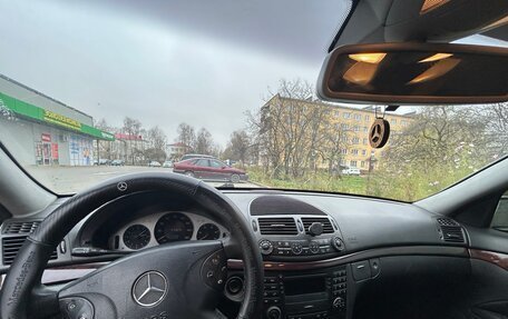 Mercedes-Benz E-Класс, 2004 год, 800 000 рублей, 7 фотография