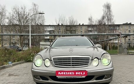 Mercedes-Benz E-Класс, 2004 год, 800 000 рублей, 12 фотография