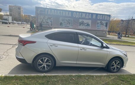 Hyundai Solaris II рестайлинг, 2021 год, 1 400 000 рублей, 4 фотография