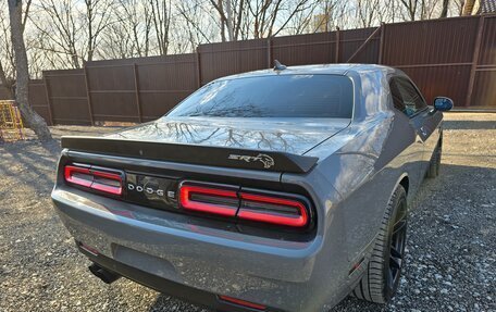 Dodge Challenger III рестайлинг 2, 2019 год, 10 500 000 рублей, 2 фотография