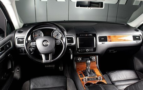 Volkswagen Touareg III, 2011 год, 2 319 000 рублей, 6 фотография