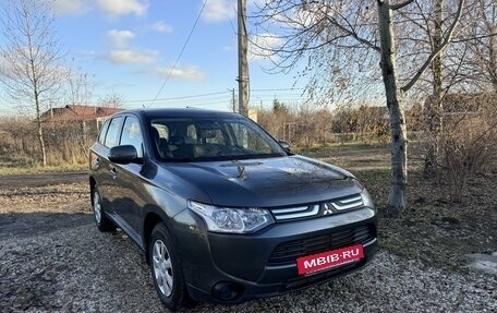 Mitsubishi Outlander III рестайлинг 3, 2014 год, 1 570 000 рублей, 5 фотография