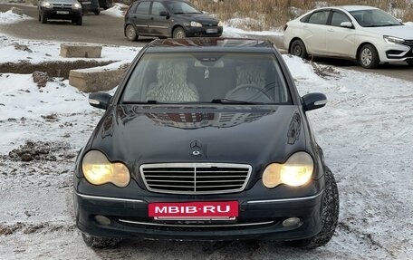 Mercedes-Benz C-Класс, 2003 год, 649 000 рублей, 3 фотография