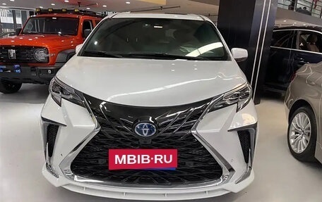 Toyota Sienna, 2021 год, 5 140 000 рублей, 2 фотография