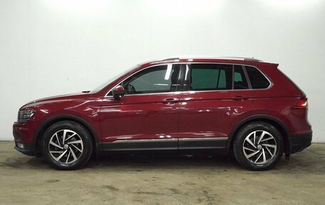 Volkswagen Tiguan II, 2019 год, 2 445 000 рублей, 4 фотография