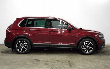 Volkswagen Tiguan II, 2019 год, 2 445 000 рублей, 5 фотография