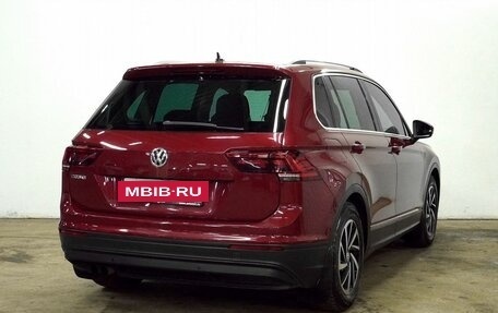 Volkswagen Tiguan II, 2019 год, 2 445 000 рублей, 8 фотография