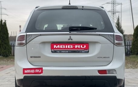 Mitsubishi Outlander III рестайлинг 3, 2013 год, 1 285 000 рублей, 5 фотография