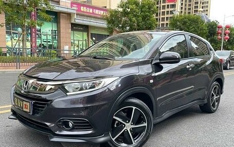 Honda Vezel, 2020 год, 1 800 000 рублей, 1 фотография