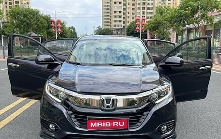 Honda Vezel, 2020 год, 1 800 000 рублей, 2 фотография