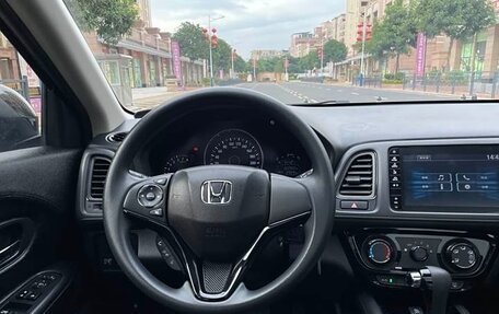 Honda Vezel, 2020 год, 1 800 000 рублей, 13 фотография