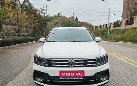 Volkswagen Tiguan II, 2021 год, 3 450 000 рублей, 2 фотография