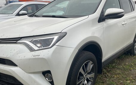 Toyota RAV4, 2017 год, 2 400 000 рублей, 3 фотография