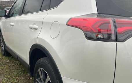 Toyota RAV4, 2017 год, 2 400 000 рублей, 6 фотография