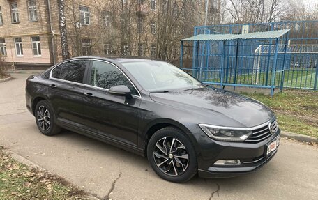 Volkswagen Passat B8 рестайлинг, 2018 год, 2 550 000 рублей, 3 фотография