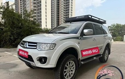 Mitsubishi Pajero Sport II рестайлинг, 2015 год, 2 450 000 рублей, 1 фотография