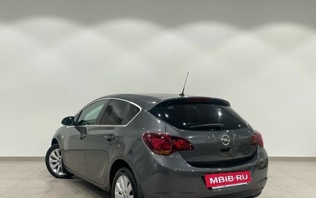 Opel Astra J, 2011 год, 569 000 рублей, 3 фотография