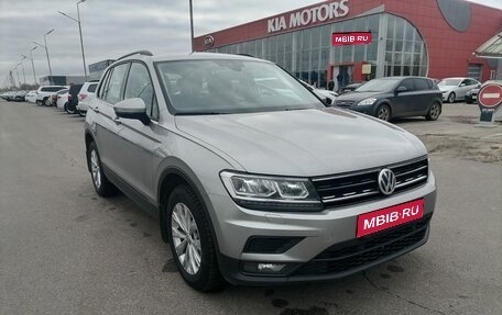 Volkswagen Tiguan II, 2019 год, 2 395 000 рублей, 1 фотография