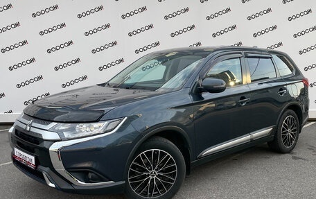 Mitsubishi Outlander III рестайлинг 3, 2019 год, 1 749 000 рублей, 1 фотография