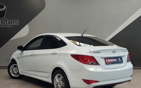 Hyundai Solaris II рестайлинг, 2015 год, 1 050 000 рублей, 10 фотография