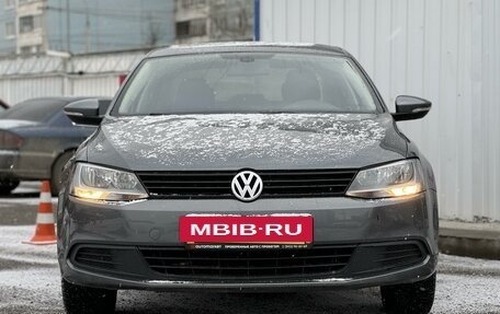 Volkswagen Jetta VI, 2013 год, 1 250 000 рублей, 2 фотография