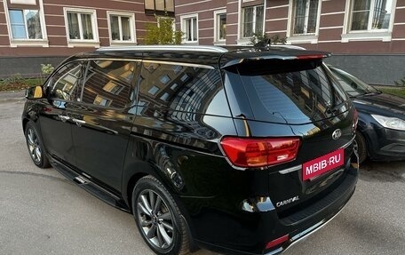 KIA Carnival III, 2018 год, 3 250 000 рублей, 4 фотография