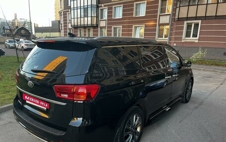 KIA Carnival III, 2018 год, 3 250 000 рублей, 3 фотография