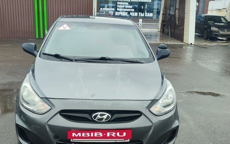 Hyundai Solaris II рестайлинг, 2013 год, 569 000 рублей, 3 фотография