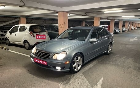 Mercedes-Benz C-Класс, 2005 год, 830 000 рублей, 1 фотография