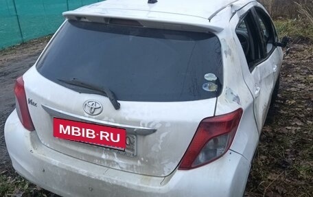 Toyota Vitz, 2011 год, 350 000 рублей, 3 фотография