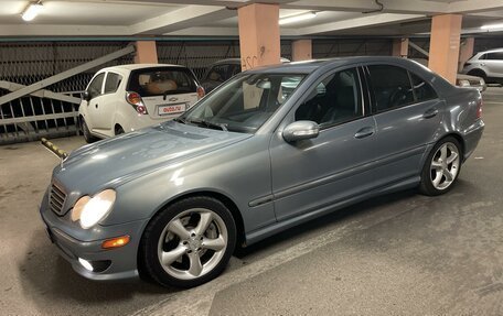 Mercedes-Benz C-Класс, 2005 год, 830 000 рублей, 2 фотография