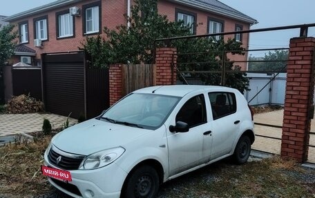 Renault Sandero I, 2013 год, 520 000 рублей, 2 фотография