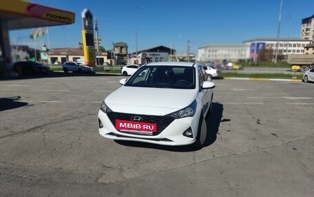 Hyundai Solaris II рестайлинг, 2021 год, 1 400 000 рублей, 4 фотография