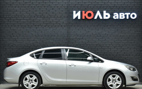 Opel Astra J, 2013 год, 1 050 000 рублей, 10 фотография