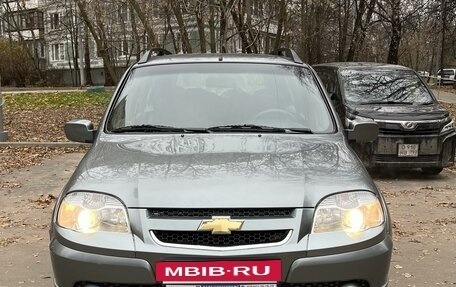 Chevrolet Niva I рестайлинг, 2010 год, 610 000 рублей, 2 фотография