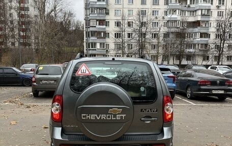 Chevrolet Niva I рестайлинг, 2010 год, 610 000 рублей, 4 фотография