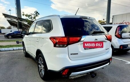 Mitsubishi Outlander III рестайлинг 3, 2015 год, 2 250 000 рублей, 3 фотография