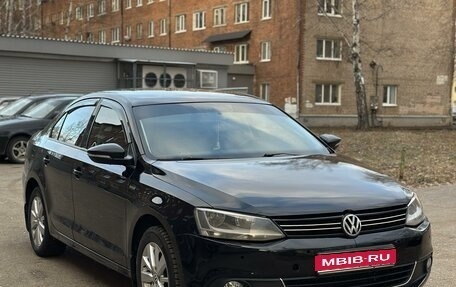 Volkswagen Jetta VI, 2013 год, 860 000 рублей, 1 фотография