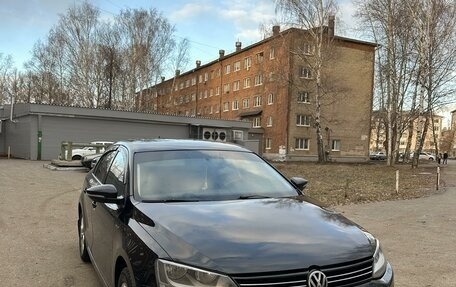 Volkswagen Jetta VI, 2013 год, 860 000 рублей, 2 фотография