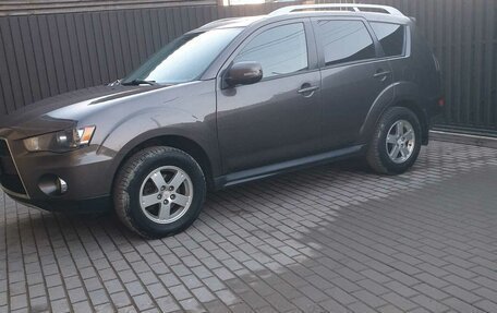 Mitsubishi Outlander III рестайлинг 3, 2009 год, 1 200 000 рублей, 8 фотография