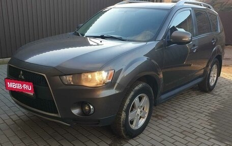 Mitsubishi Outlander III рестайлинг 3, 2009 год, 1 200 000 рублей, 9 фотография